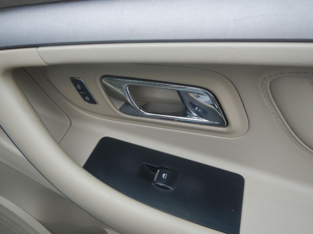 2014 Ford Taurus Image 18