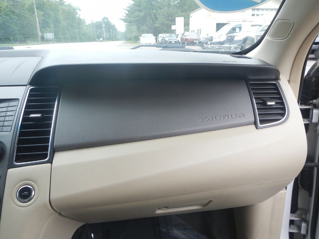 2014 Ford Taurus Image 23