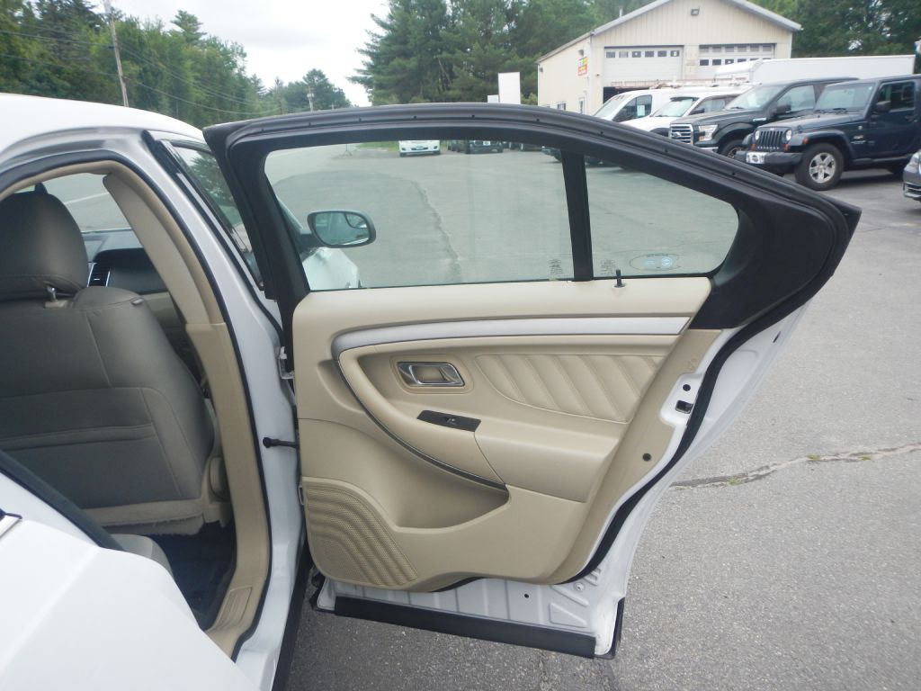 2014 Ford Taurus Image 25