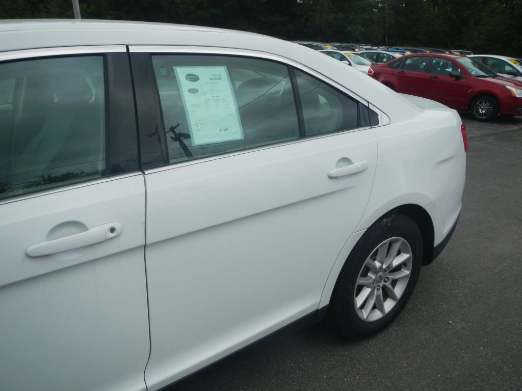 2014 Ford Taurus Image 39
