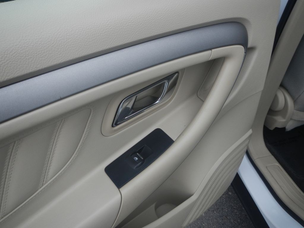 2014 Ford Taurus Image 42