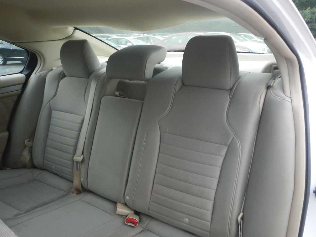2014 Ford Taurus Image 44