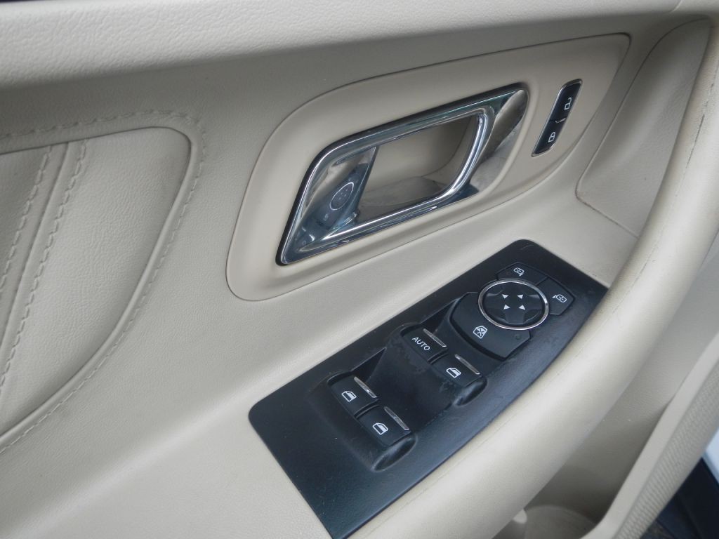 2014 Ford Taurus Image 49