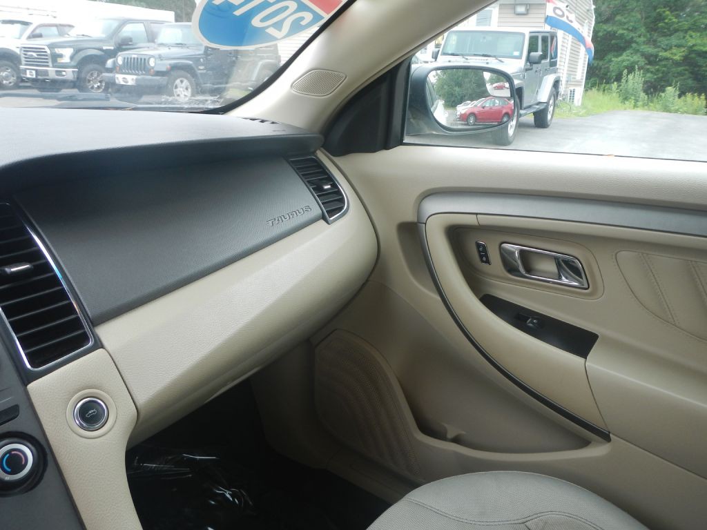 2014 Ford Taurus Image 52