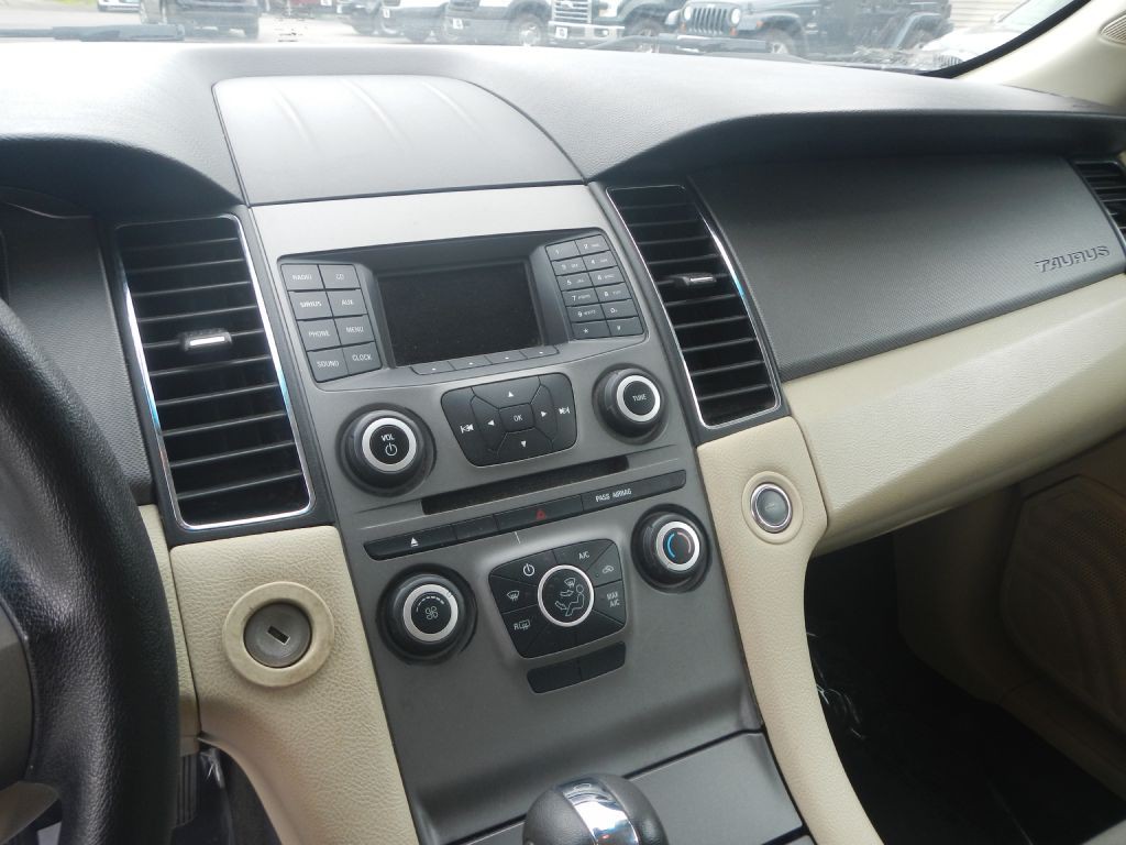 2014 Ford Taurus Image 53