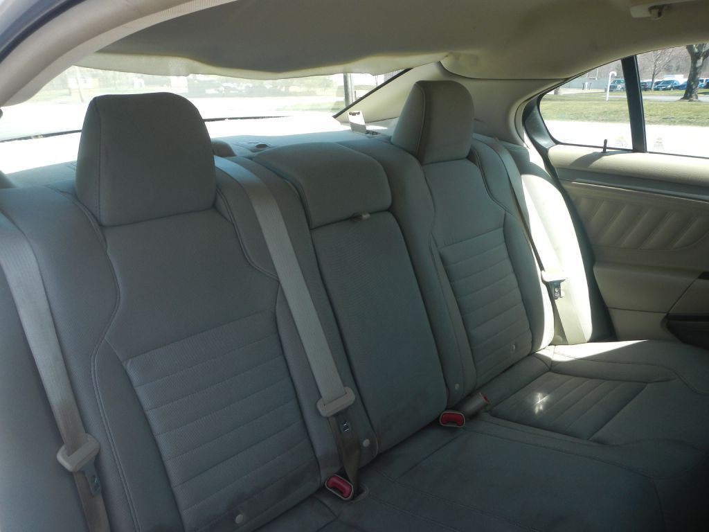 2014 Ford Taurus Image 7