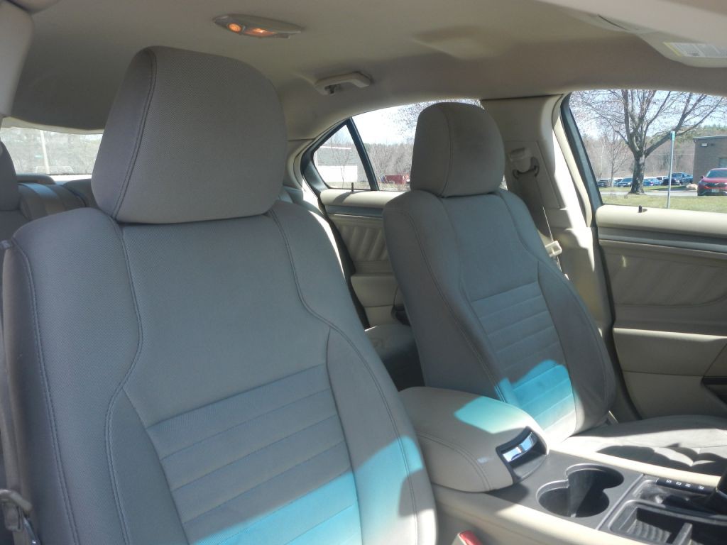 2014 Ford Taurus Image 8