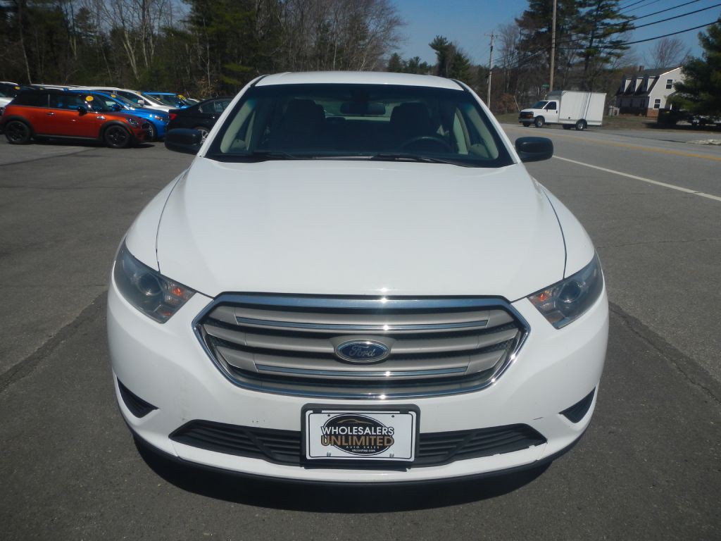 2014 Ford Taurus Image 9