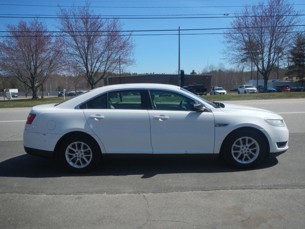 2014 Ford Taurus Image 12