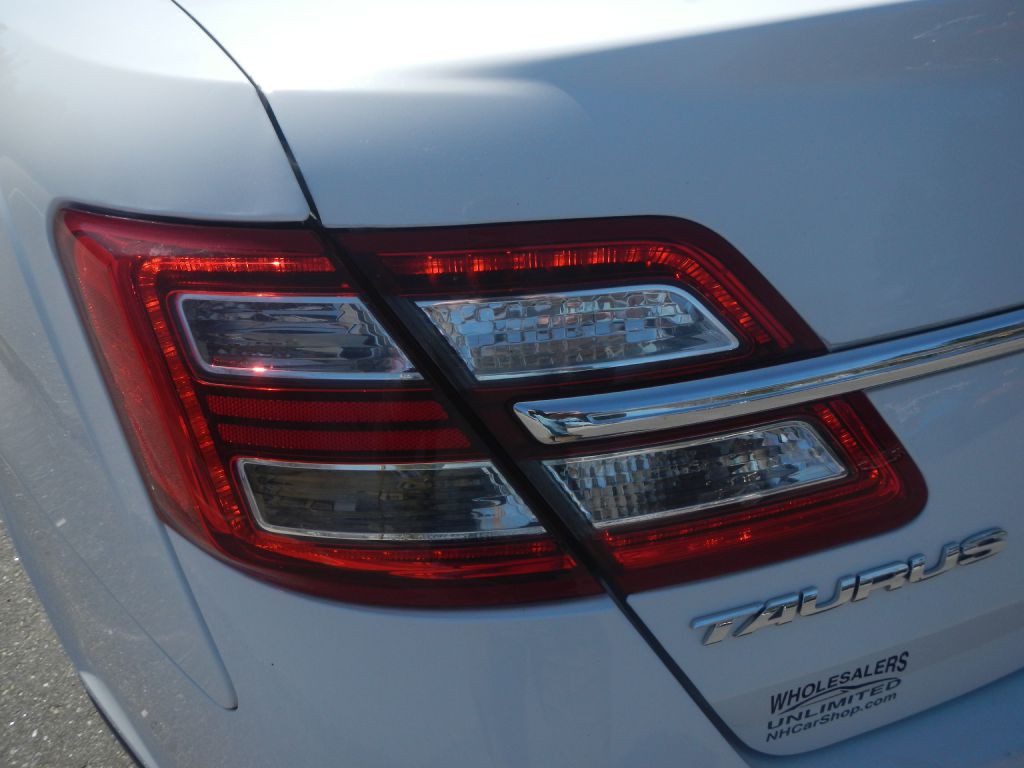 2014 Ford Taurus Image 33