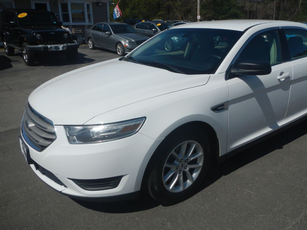 2014 Ford Taurus Image 35