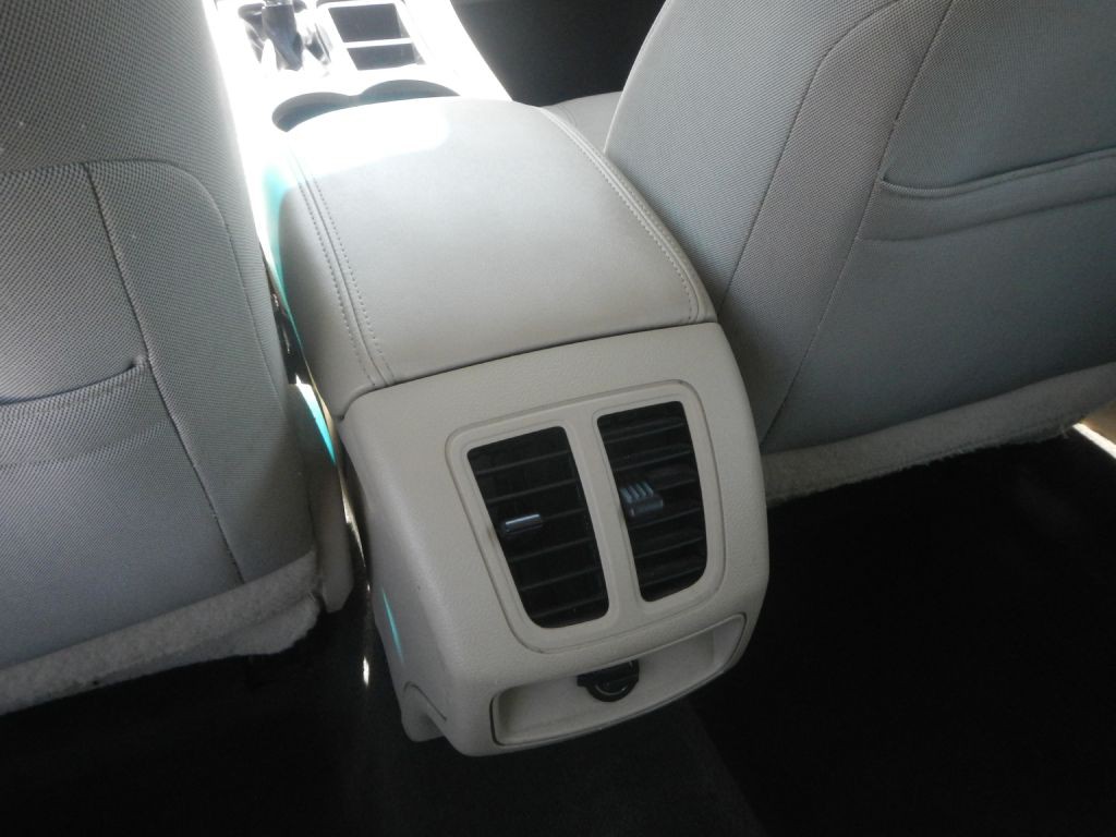 2014 Ford Taurus Image 44