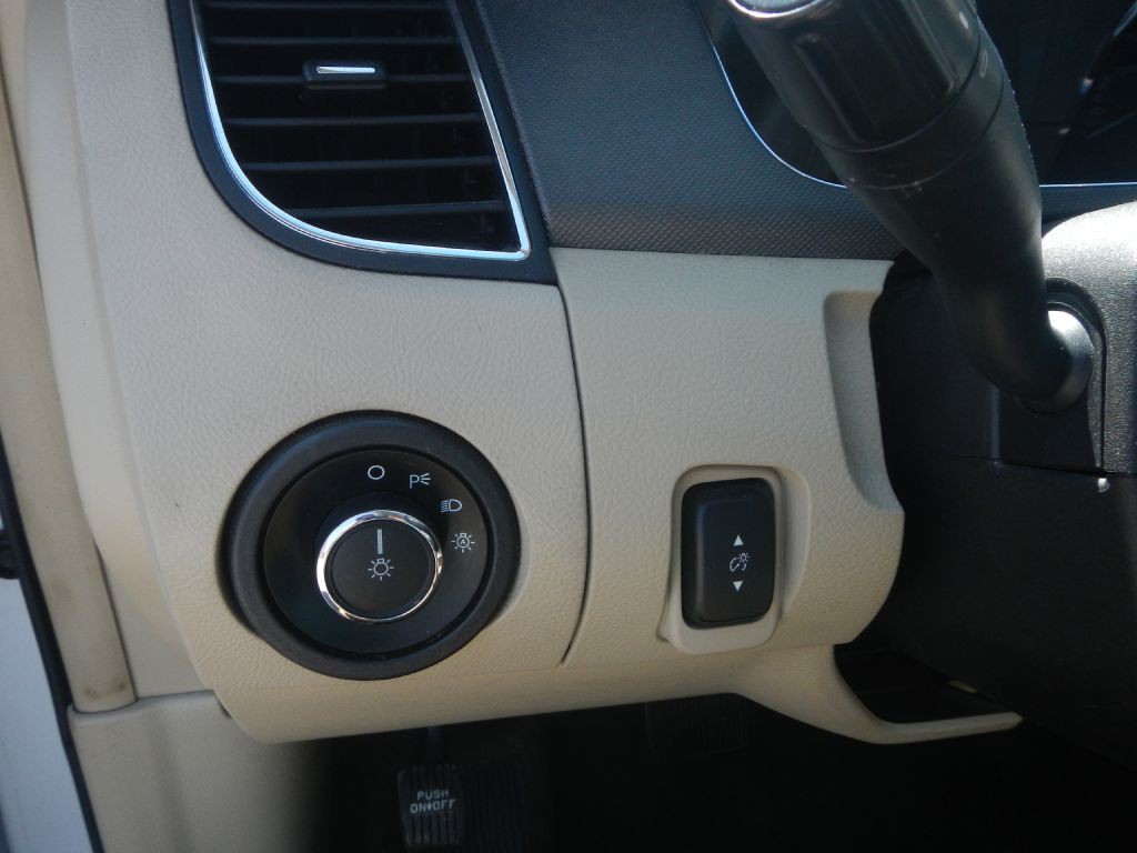 2014 Ford Taurus Image 56