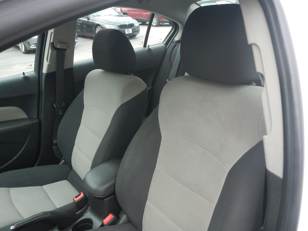 2016 Chevrolet Cruze Image 3