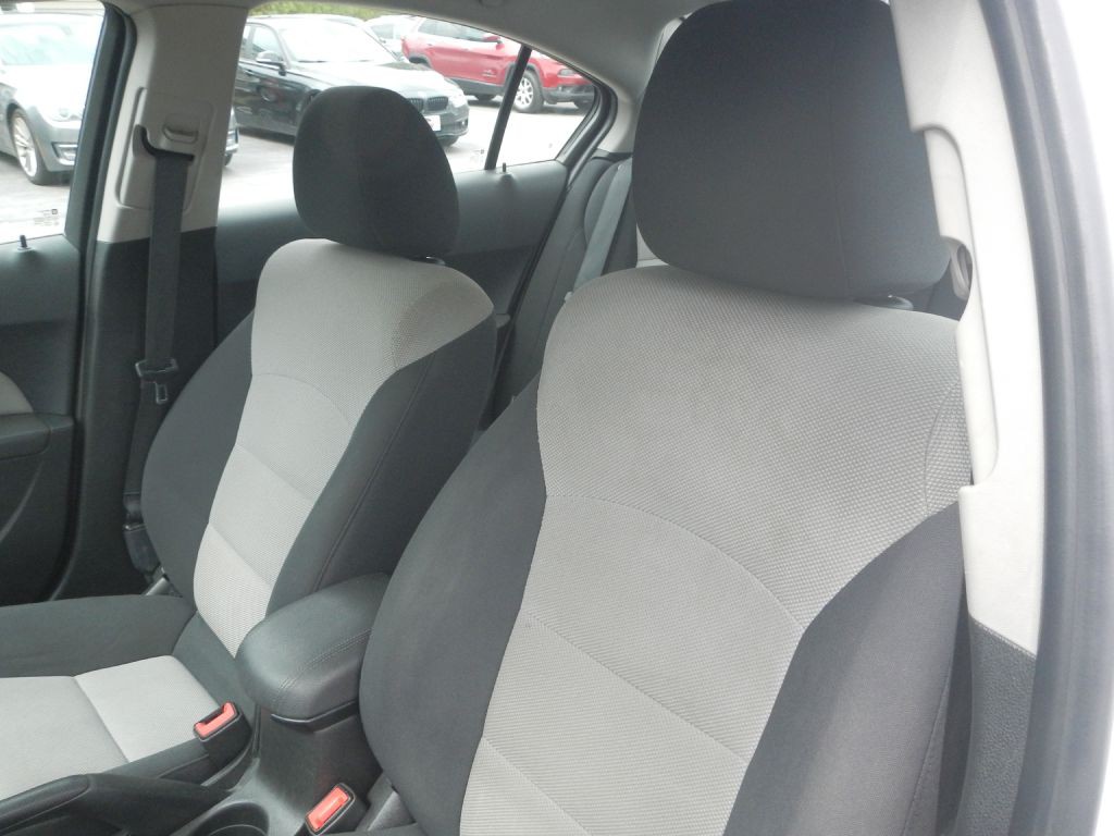 2016 Chevrolet Cruze Image 16