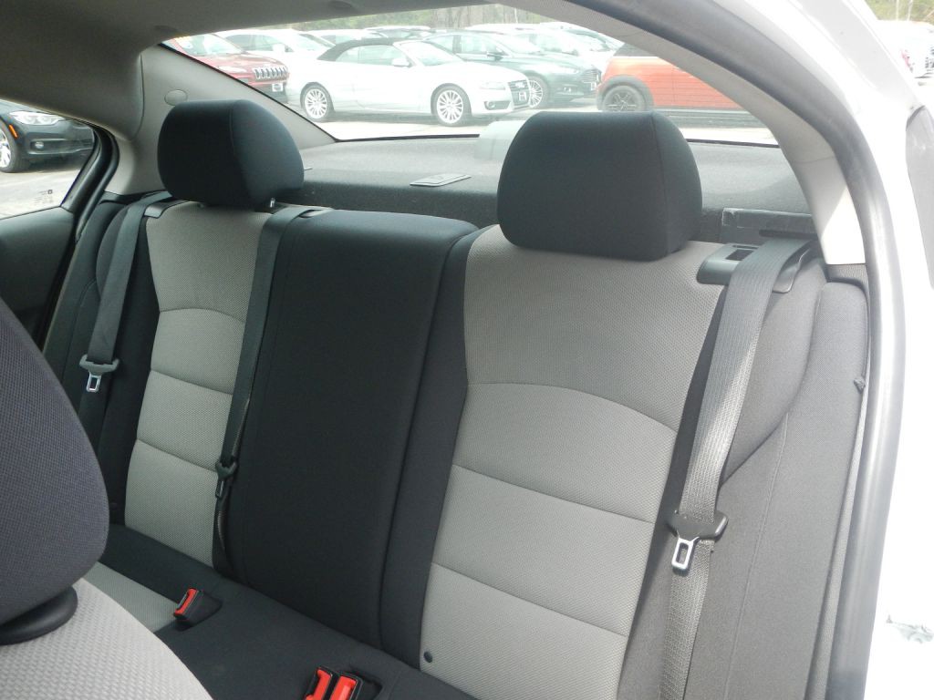 2016 Chevrolet Cruze Image 26