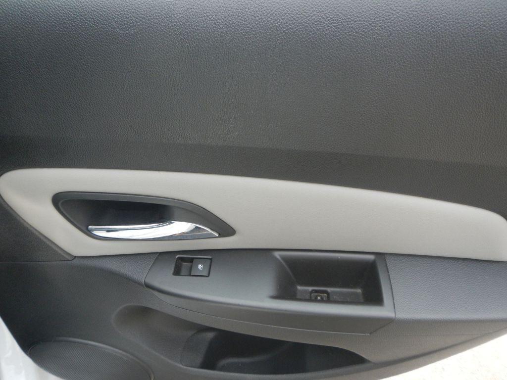 2016 Chevrolet Cruze Image 37