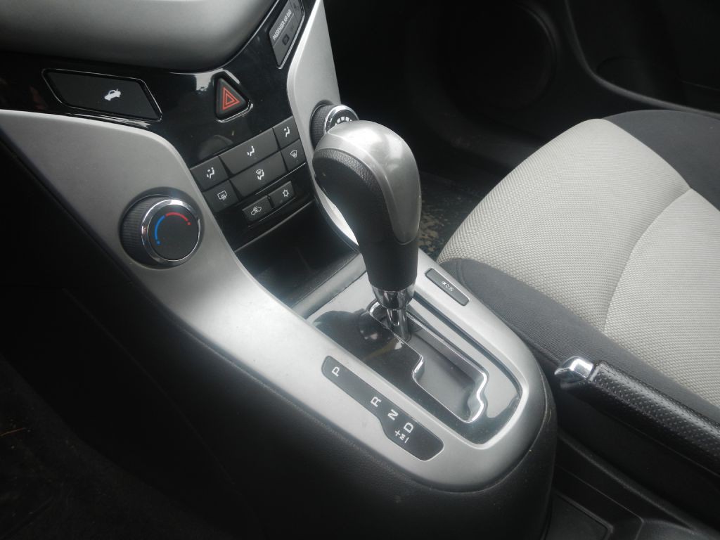 2016 Chevrolet Cruze Image 9