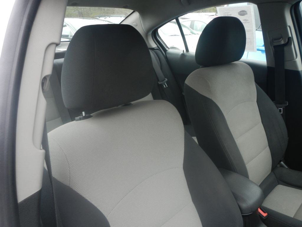 2016 Chevrolet Cruze Image 17