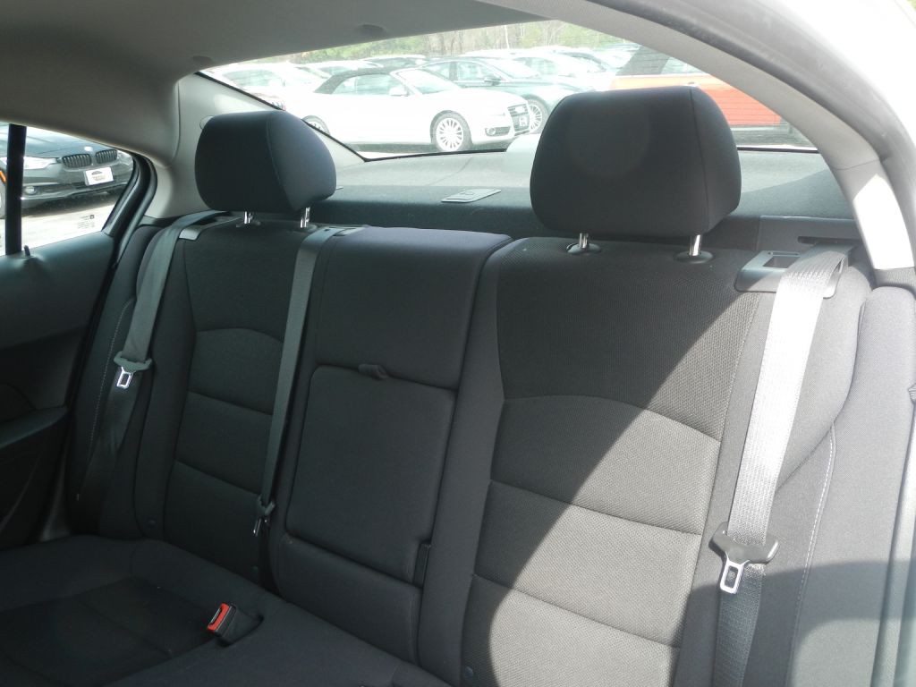 2015 Chevrolet Cruze Image 4