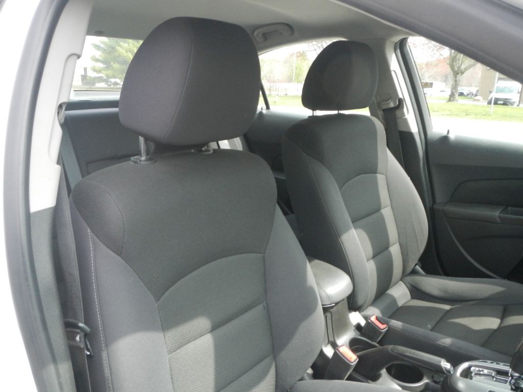 2015 Chevrolet Cruze Image 8