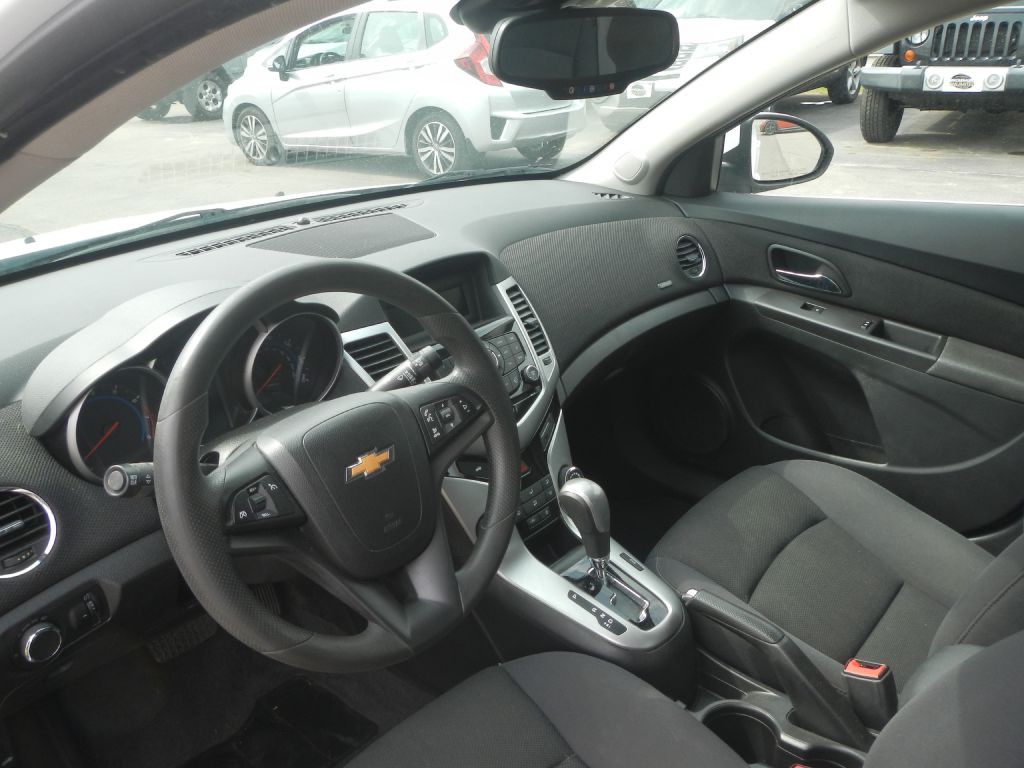 2015 Chevrolet Cruze Image 17