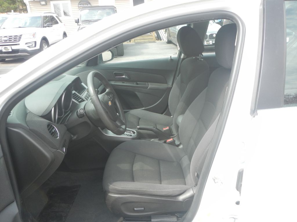 2015 Chevrolet Cruze Image 18