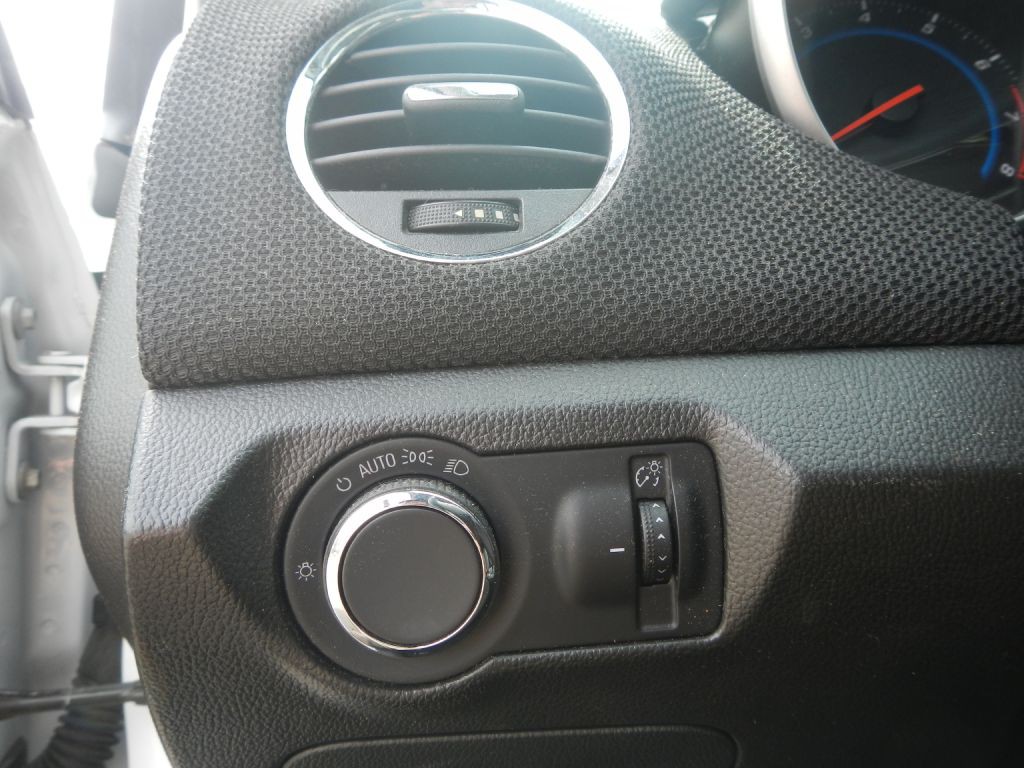 2015 Chevrolet Cruze Image 25