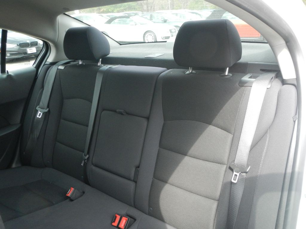 2015 Chevrolet Cruze Image 28