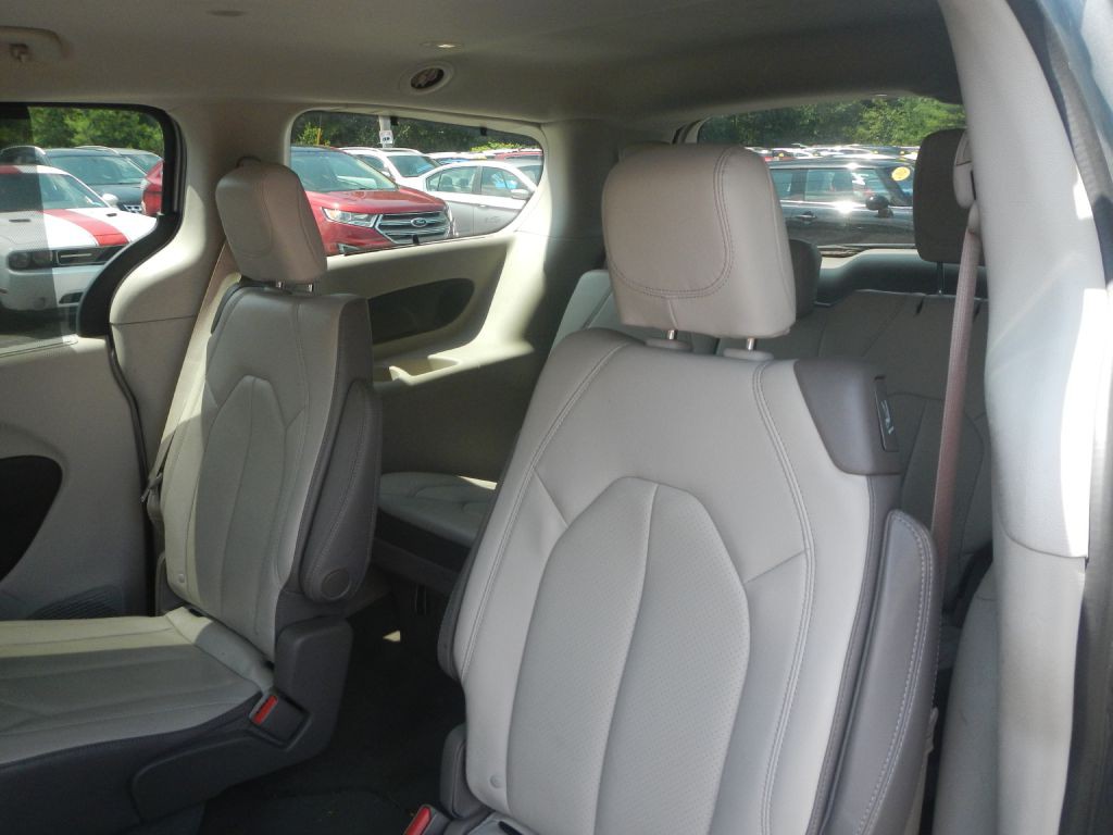 2019 Chrysler Pacifica Image 5