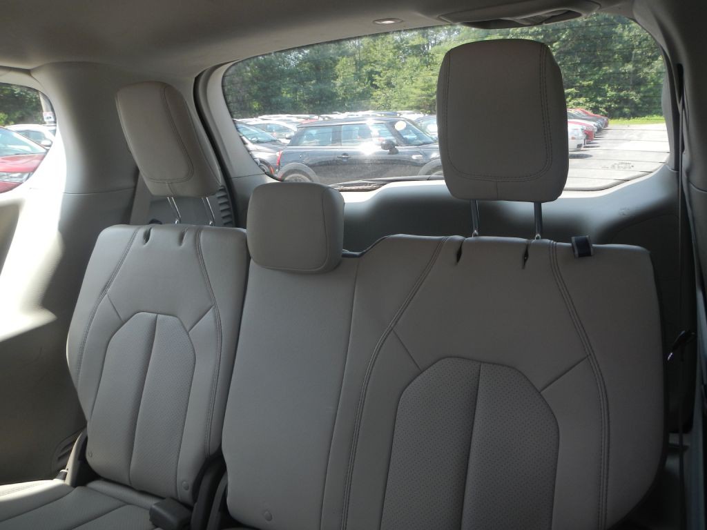 2019 Chrysler Pacifica Image 6