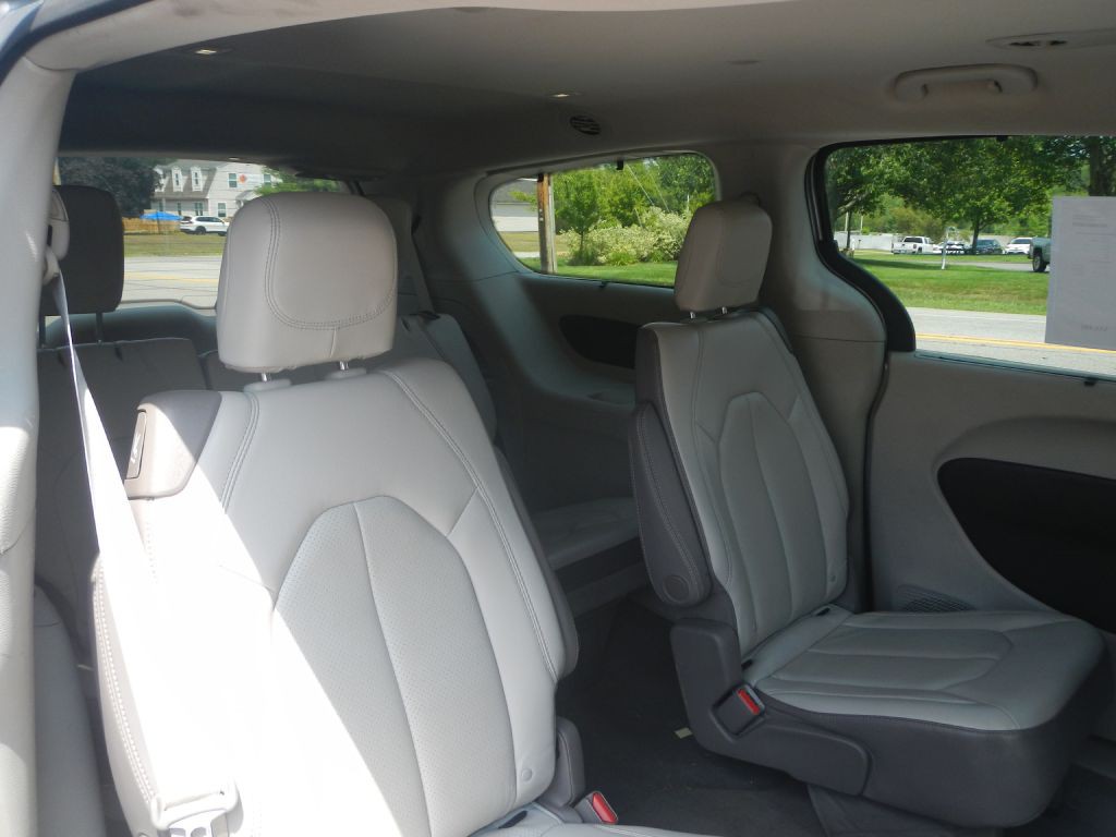 2019 Chrysler Pacifica Image 9