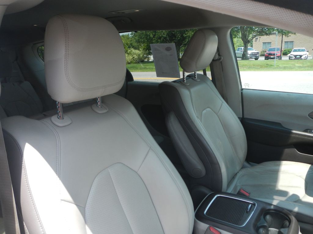 2019 Chrysler Pacifica Image 11
