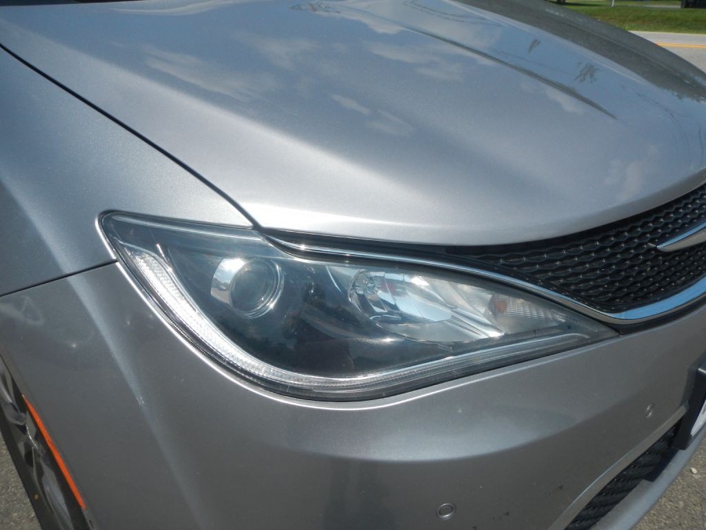 2019 Chrysler Pacifica Image 14