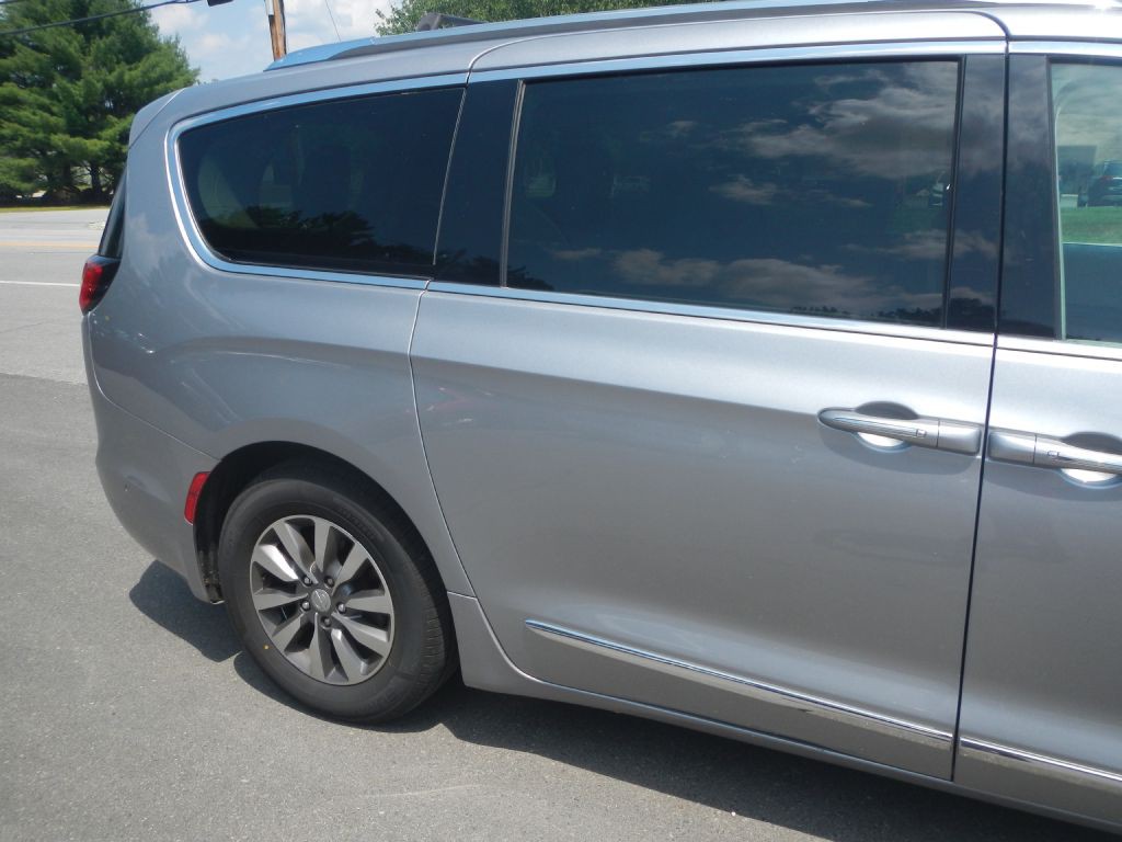 2019 Chrysler Pacifica Image 16