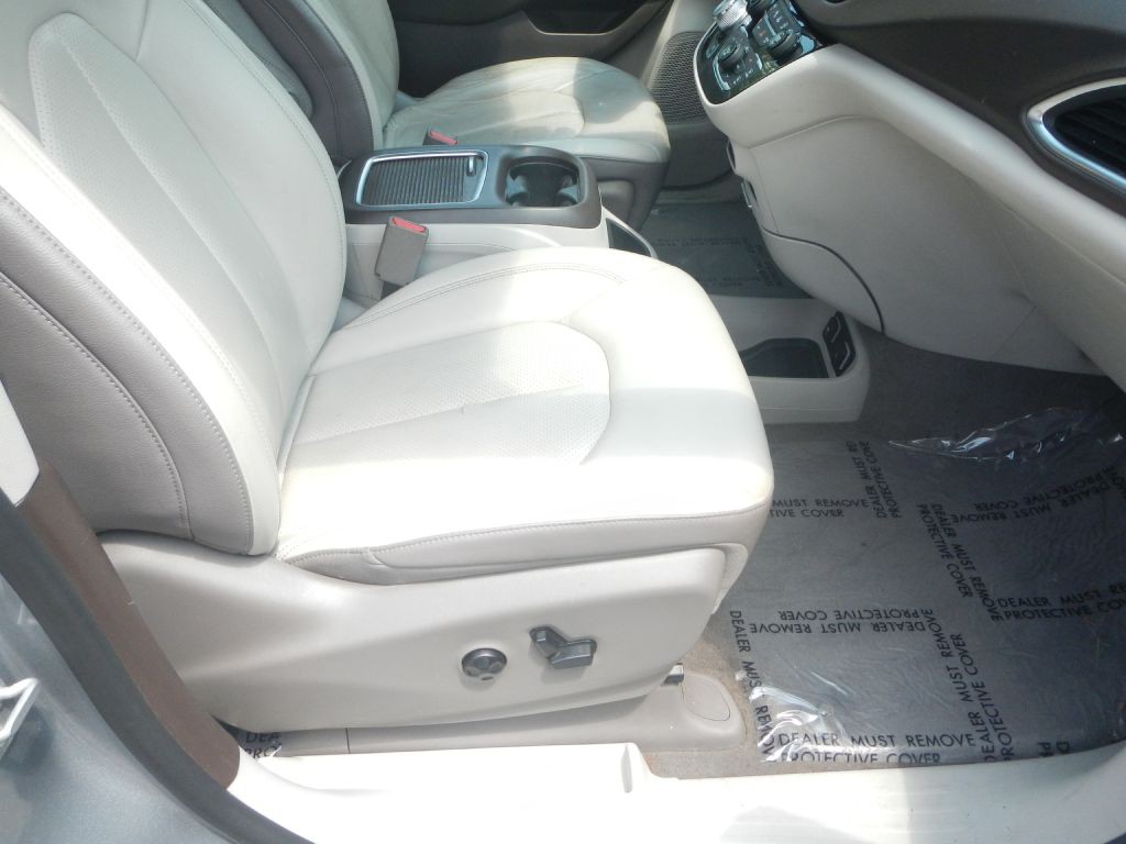 2019 Chrysler Pacifica Image 21