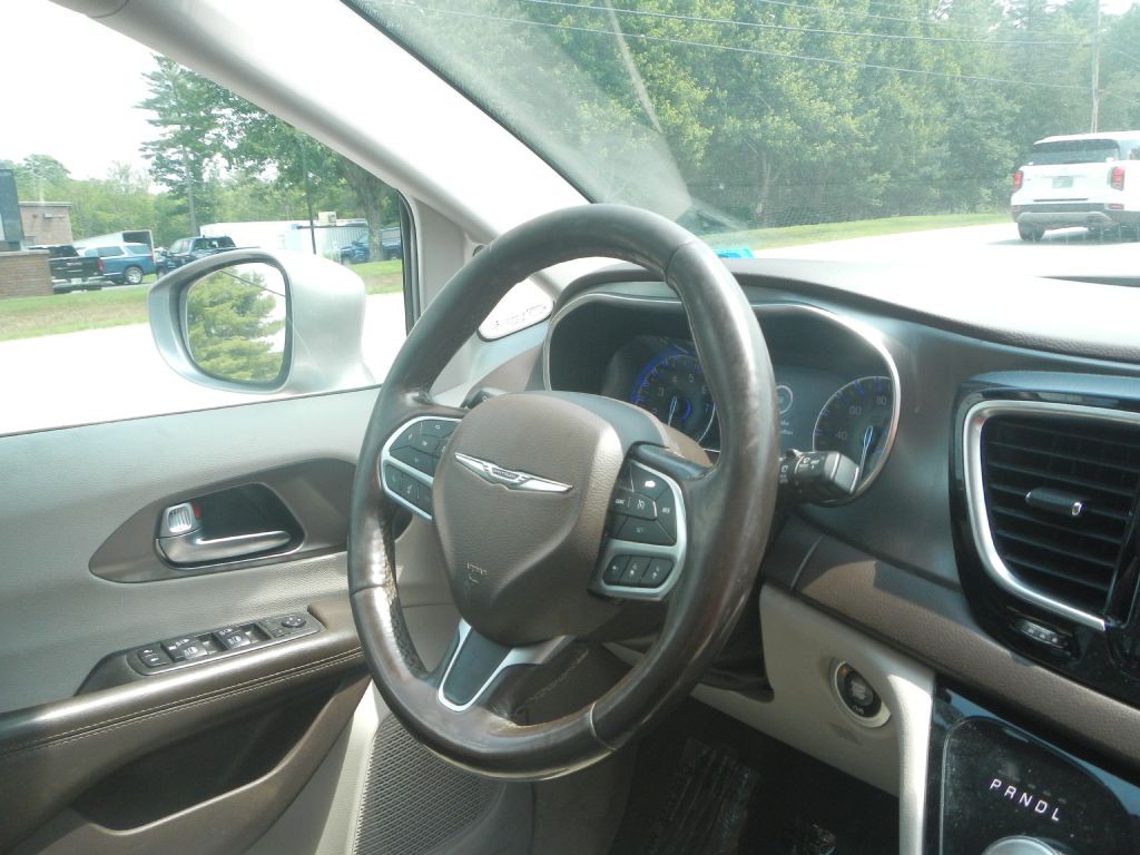 2019 Chrysler Pacifica Image 23