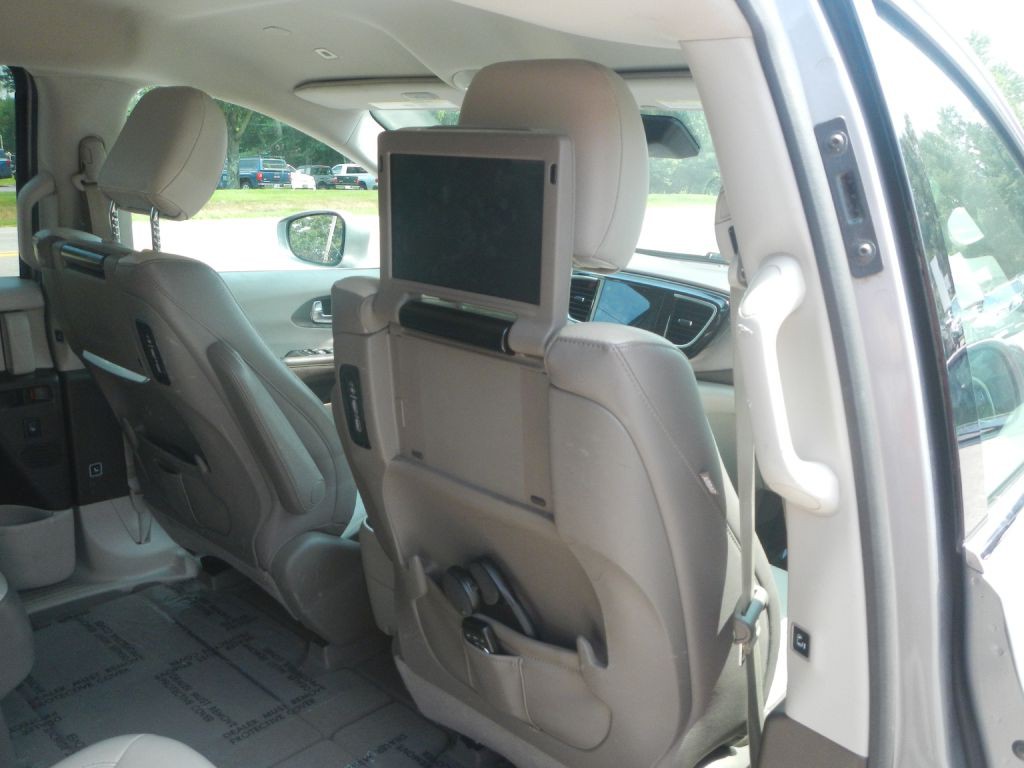 2019 Chrysler Pacifica Image 31