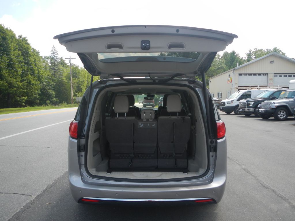 2019 Chrysler Pacifica Image 37