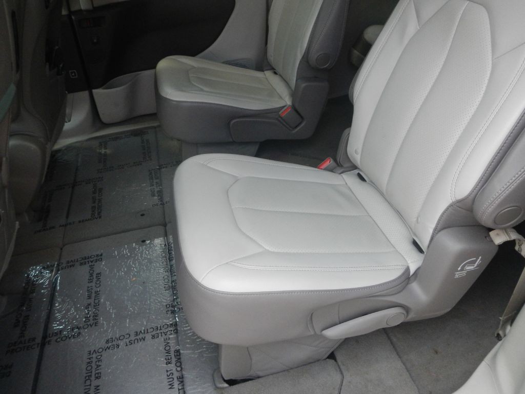 2019 Chrysler Pacifica Image 45