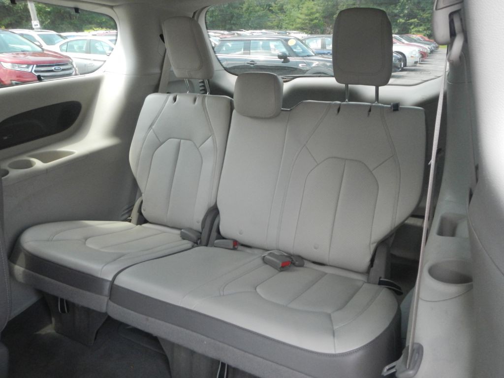 2019 Chrysler Pacifica Image 46