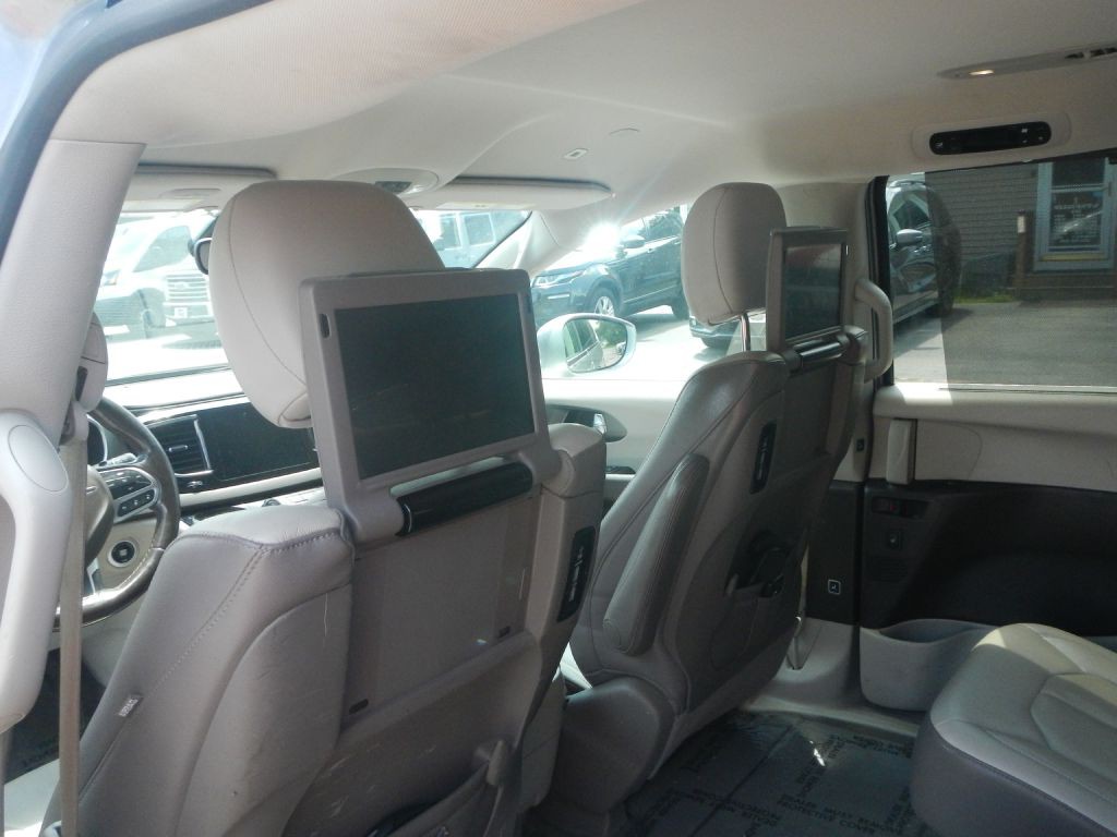 2019 Chrysler Pacifica Image 48