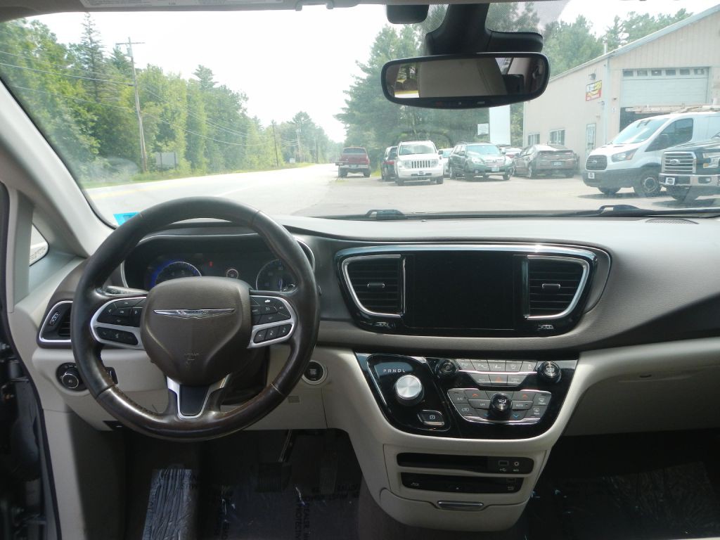 2019 Chrysler Pacifica Image 49