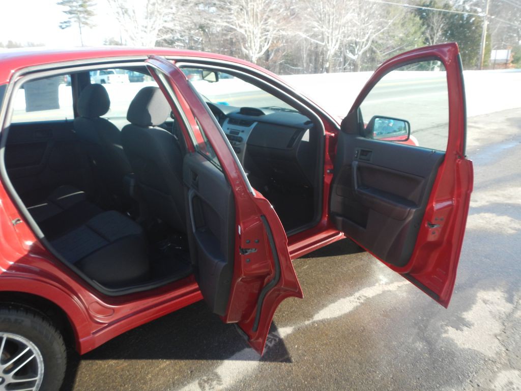 2010 Ford Focus Image 15