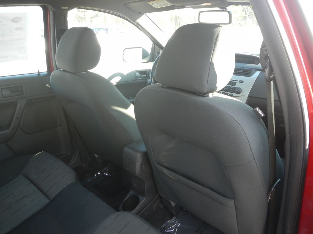 2010 Ford Focus Image 26
