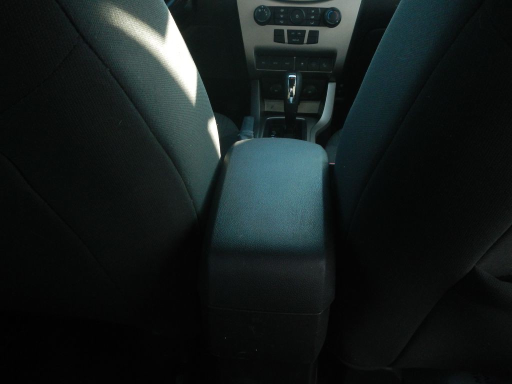 2010 Ford Focus Image 28