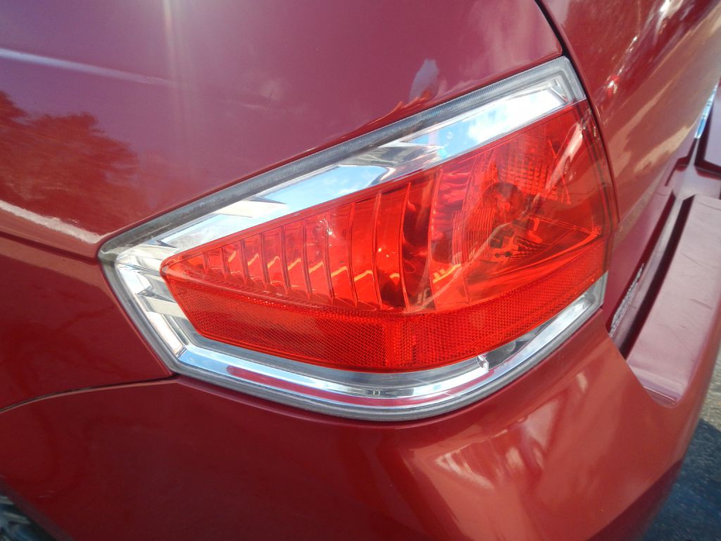 2010 Ford Focus Image 34