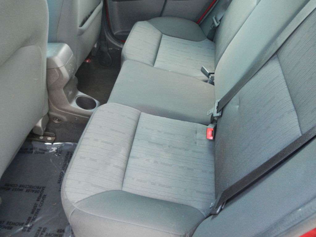 2010 Ford Focus Image 40