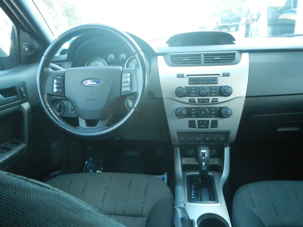 2010 Ford Focus Image 43