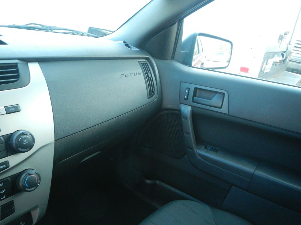 2010 Ford Focus Image 48